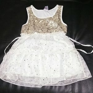 Girls dress